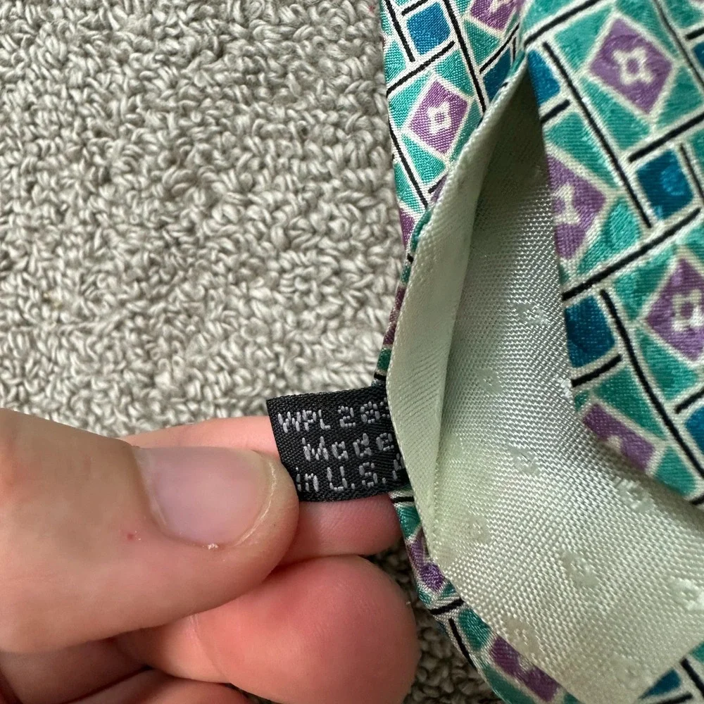 Villa Bugatti Mens Silk Necktie Teal Purple Geometric Diamond Made in USA 4x59